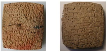 A gauche, tablette écrite par un Assyrien, à droite, par un Anatolien.