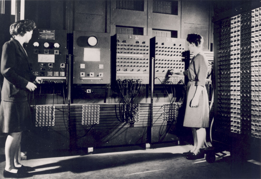 L’Eniac et les programmeuses Betty Jennings et Frances Bilas. ©US Army photo / ARL Technical Library