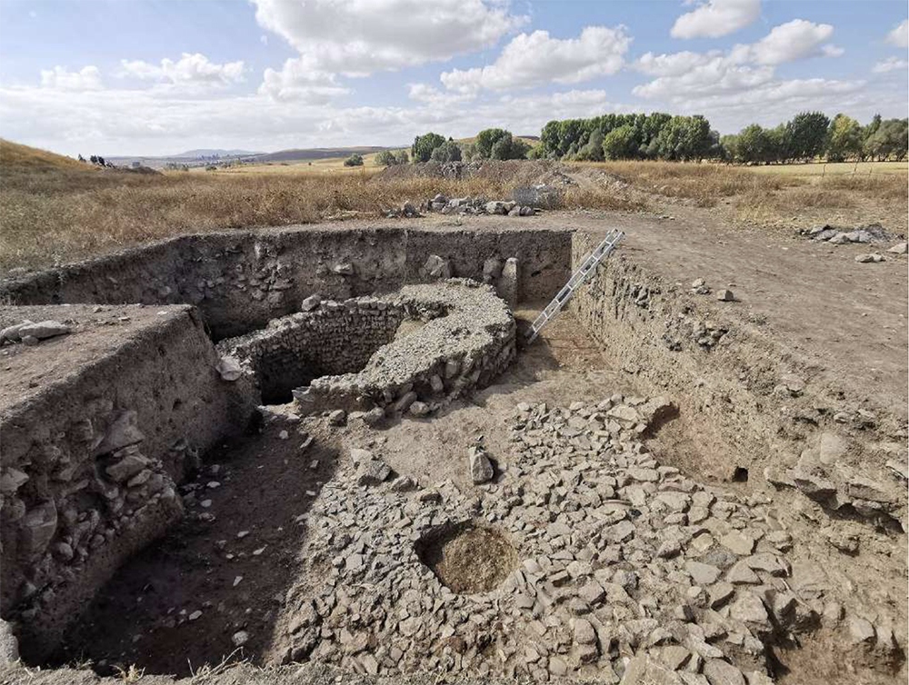 Structure ronde découverte à Uşaklı höyük en 2022.  © University of Pisa / Uşaklı Höyük Archaeological Project