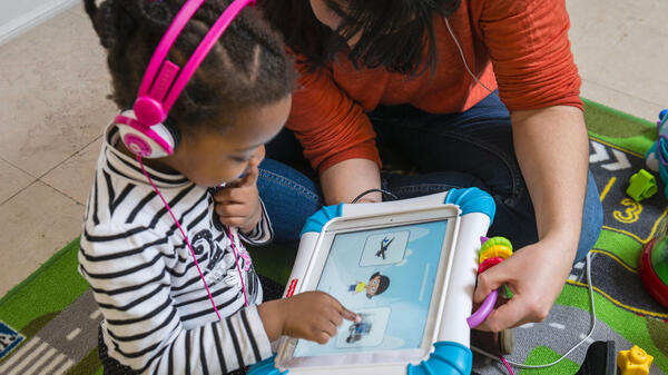 Analyse de l’apprentissage des mots chez une enfant de 3 ans, au babylab du Laboratoire de sciences cognitives et psycholinguistiques