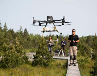 Mesure par drone de concentrations de gaz © Hubert Raguet / CNRS Images