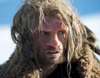 «AO le dernier Neandertal», 2010, de Jacques Malaterre / Collection ChristopheL © UGC YM / France 2 Cinéma