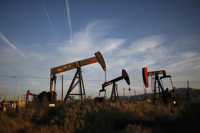 ©D. MCNEW/GETTY IMAGES/AFP Extraction d'huile et de gaz de schiste en Californie.