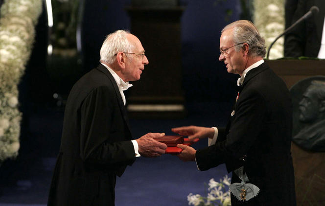 Yves Chauvin reçoit le prix Nobel 2005 de Chimie