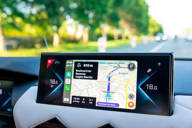 GPS de voiture © Thomas Dutour / Shutterstock.com