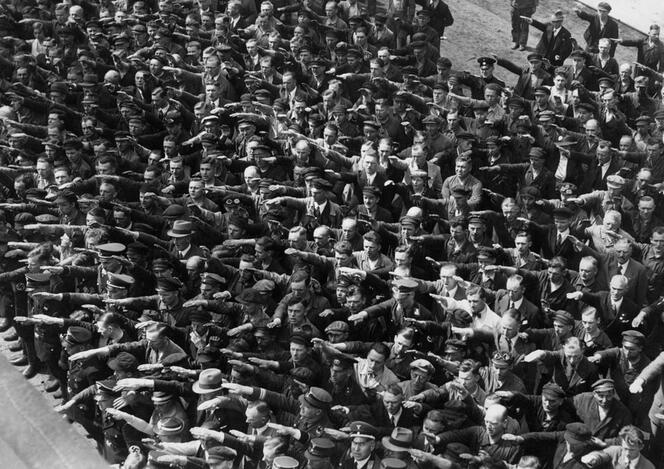 ©Scherl / SZ / Bridgeman Images Refus du salut nazi © Scherl / SZ / Bridgeman Images