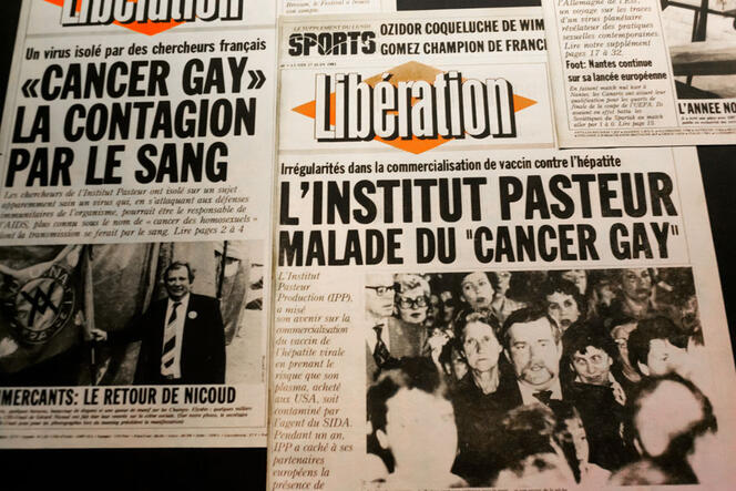 ©Directphoto Collection / Alamy / Photo12 Exemplaires du quotidien Libération exposés lors d’une exposition sur l’histoire du sida au Mucem, à Marseille, en 2021.