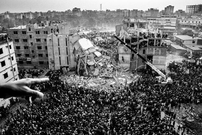 Photo noir et blanc du Rana Plaza le 25 avril 2013 © Rahul Talukder / Zuma / RÉA