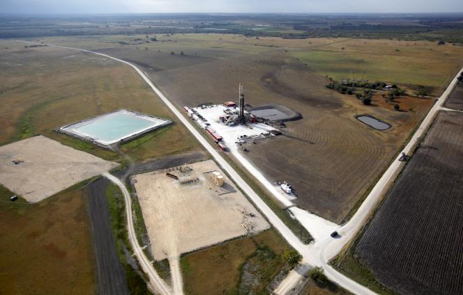 Groupe de puits de forages non conventionnels au Texas.