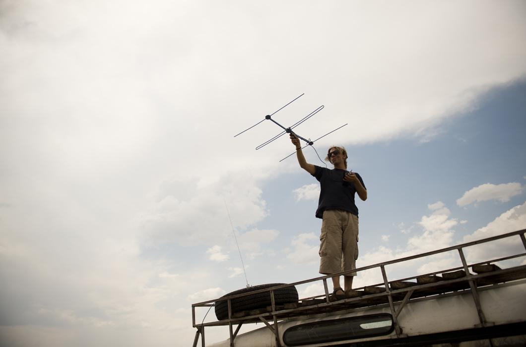 Parc de Hwange, antenne radio pour suivre les animaux équipés de colliers GPS