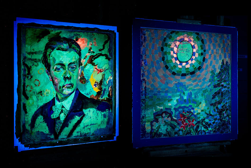 ©Cyril Frésillon / PPSM / IPANEMA / CNRS Images Robert Delaunay, Autoportrait, hiver 1905-1906, recto, et Paysage au disque, 1906, verso, huile sur toile. Centre Pompidou. Donation Sonia et Charles Delaunay.