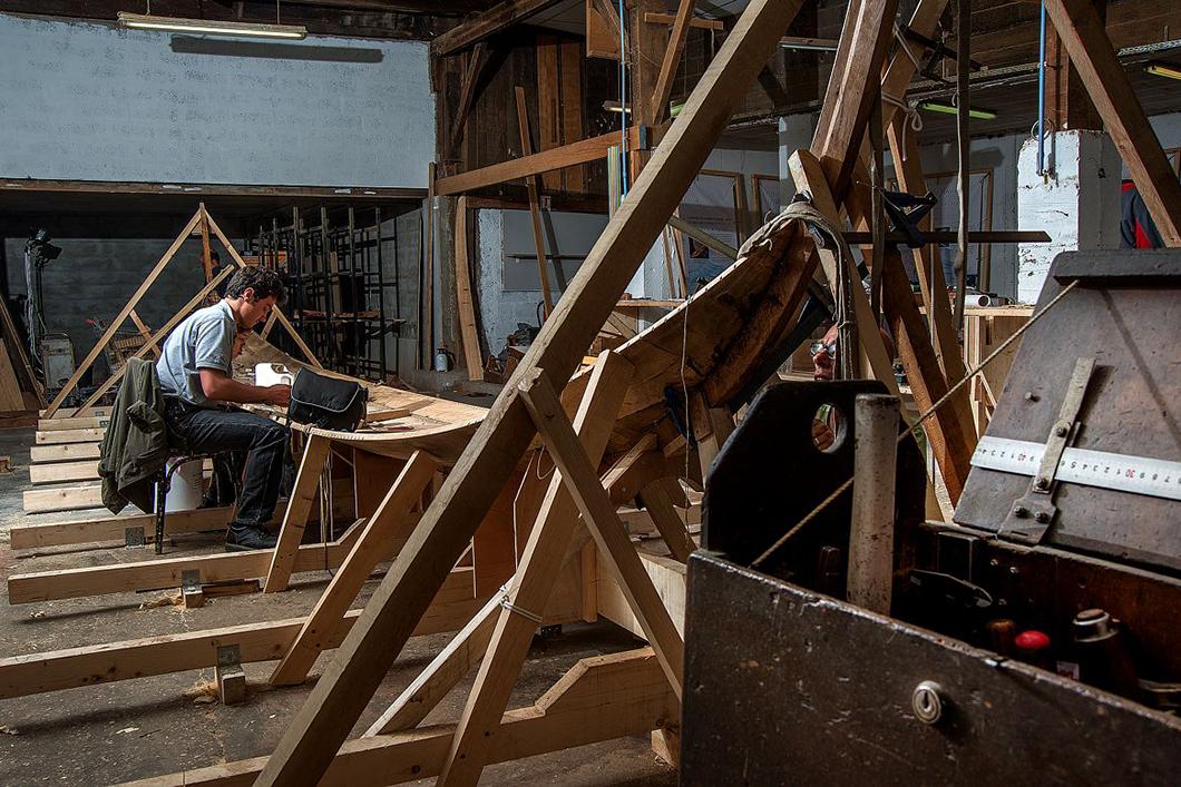 Construction du bateau Gyptis, agencement des premières virures