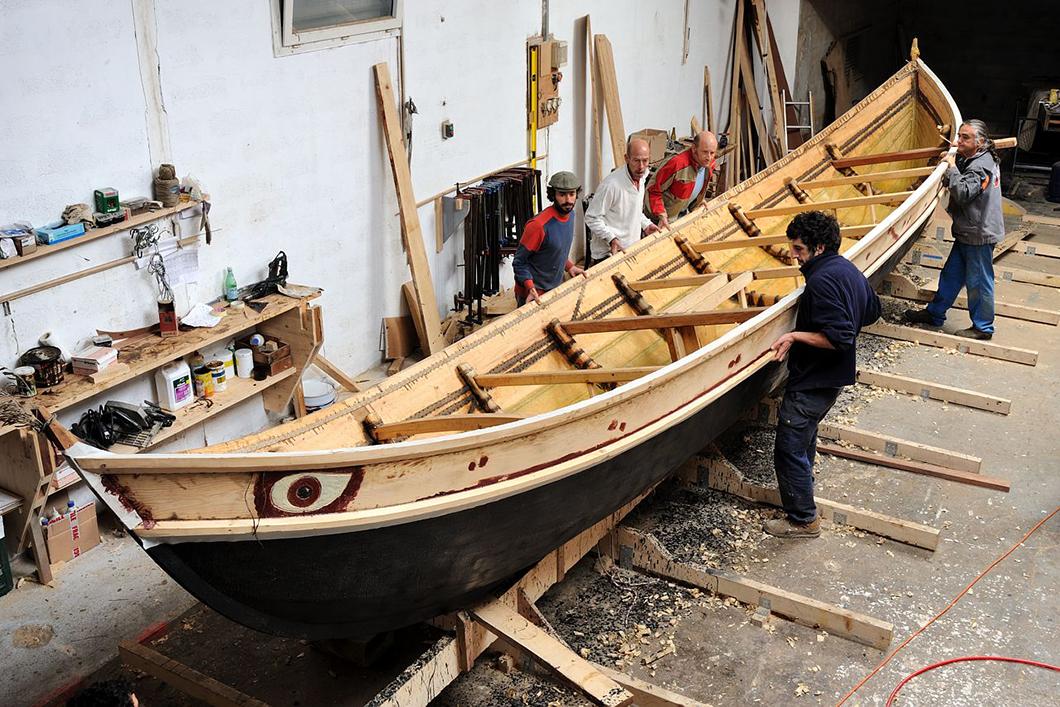 Construction du bateau Gyptis, travaux d’étanchéité