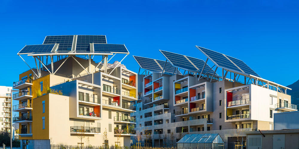 Grenoble, quartier presqu’île labellisé Écocité, premier bâtiment démonstrateur ABC de France (Autonomous Building Citizen), autonome en énergie et en eau, conçu par le cabinet d'architectes Valode et Pistre. 2020