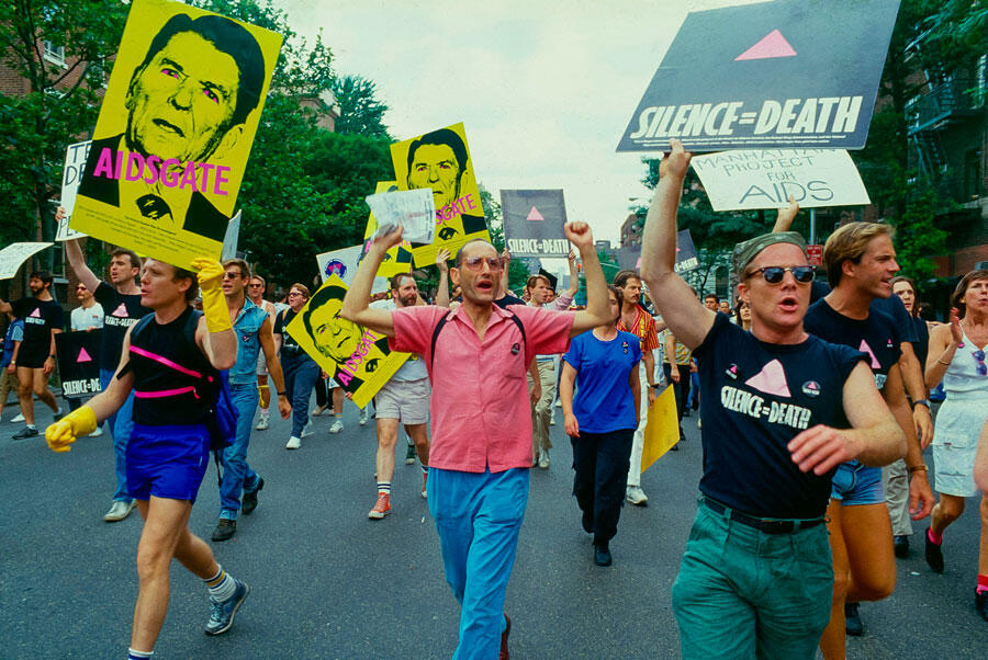 Manifestation contre la gestion de l’épidémie de sida par Ronald Reagan lors de la Gay Pride à New York en 1987.
