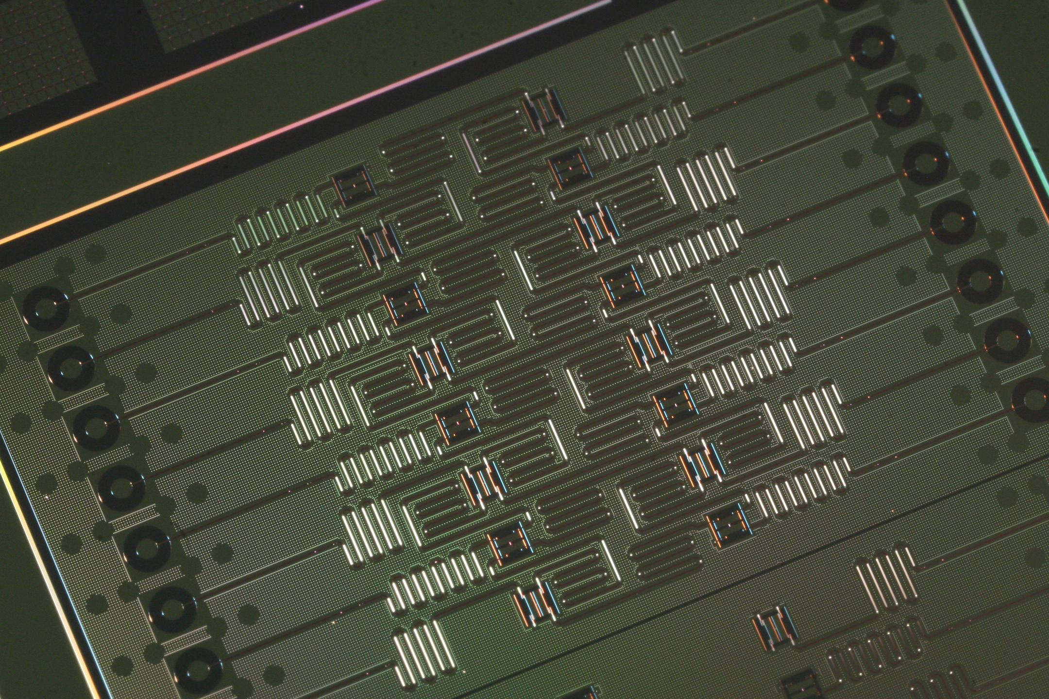 Prototype de processeur quantique de 16 Qubit fabriqué par IBM.