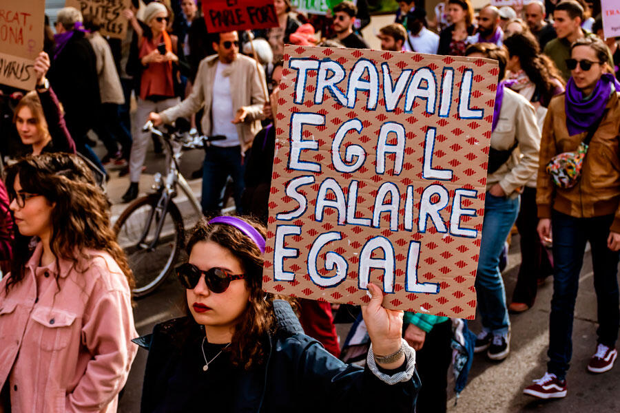 Une manifesttaion en faveur de l’égalité salariale, lors de la journée des droits des femmes