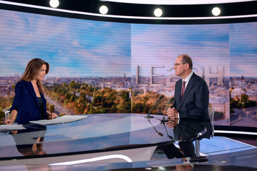 Jean Castex interviewé par Claire Coudray sur le plateau du journal de 20 heures de TF1 le 3 juillet 2020.