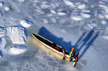 Sortie en canot en baie du Haha © Sébastien Kuchly, BicWin2024, Laboratoire PMMH, CNRS