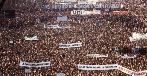 Manifestation en faveur de l'école libre en 1984.
