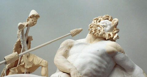 Ulysse aveuglant Polyphemus (détail, copie romaine d’une sculpture grecque, marbre, 1er siècle av. J.-C.). Museo Archeologico Nazionale, Sperlonga (Italie)