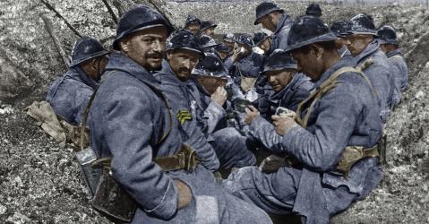 Soldats dans une tranchée à Verdun