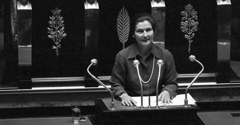 Simone Veil en 1974 © Gibert Uzan / Gamma-Rapho