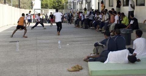 Le centre d'accueil de Lampedusa en 2008