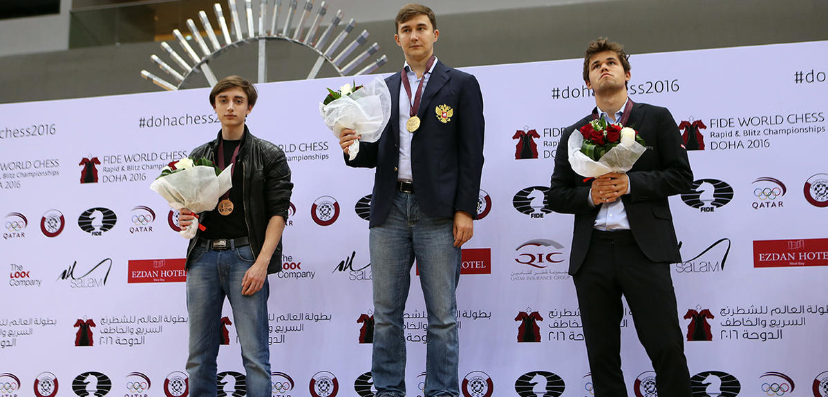 Podium du tournoi d'échecs de Doha (Qatar) en décembre 2016