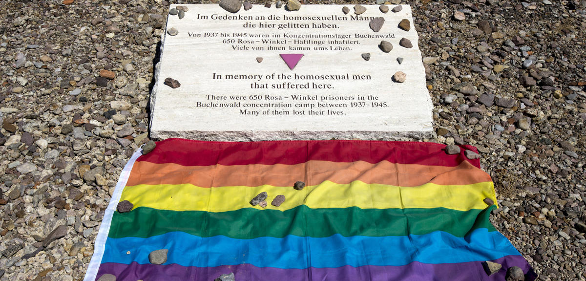Plaque mémorielle commémorant les persécutions nazis envers les homosexuels