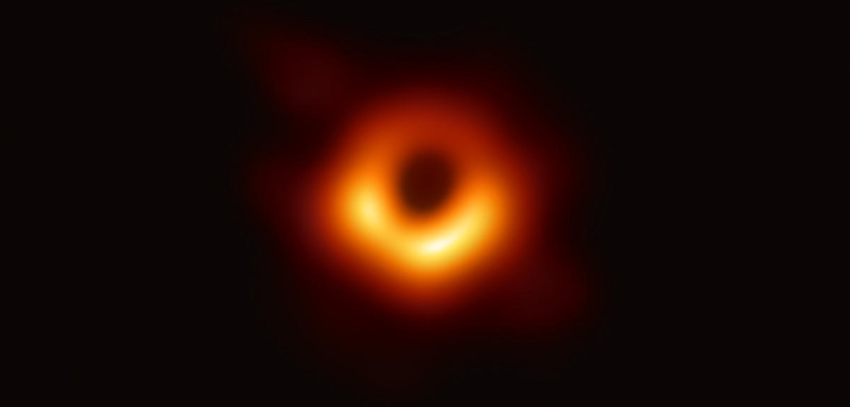 RÃ©sultat de recherche d'images pour "photo trou noir"