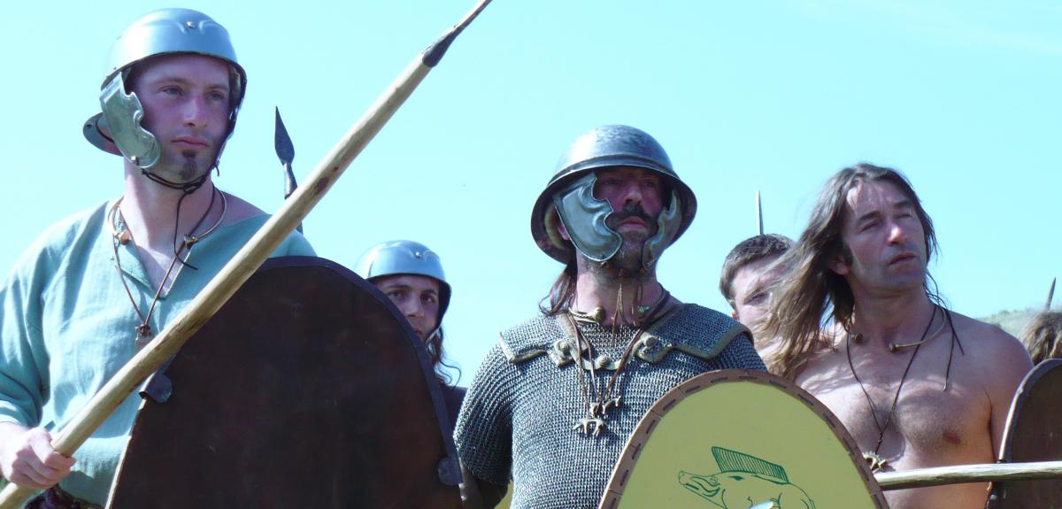 Reconstitution d'une armée de guerriers gaulois.