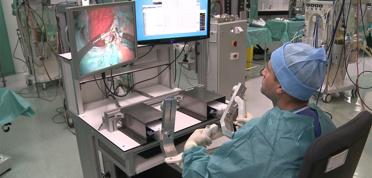 Test in vivo de l’endoscope flexible robotisé développé par ICube