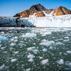 Extrémité sud-est du glacier Apusiajik sur l'île Kulusuk (Groenland). 