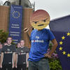 Manifestation devant le siège de l'Union Européenne à Bruxelles (Belgique) dénonçant le rôle de Facebook dans la propagation de fausses nouvelles.